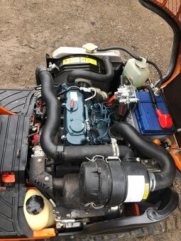 Minibagr Kubota U10 s nulovým přesahem zádě - 20