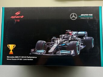 F1 MERCEDES W12 HAMILTON VÍTĚZ GP RUSKA 2021 SPARK 1:18 - 20
