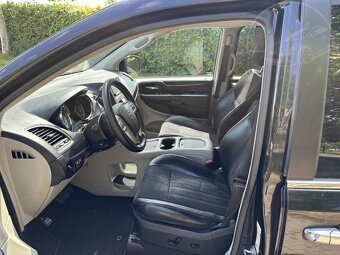 Lancia Voyager 2.8 CrRD 131 kW Platinum - 20