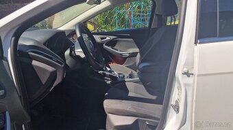 Ford Focus Mk3 1.6 TDCi (2012) – bílý hatchback, výborný sta - 20