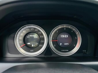 Volvo XC60 2.4D 5VÁLEC 4x4 AUTOMAT NAVIGACE SENZORY - 20