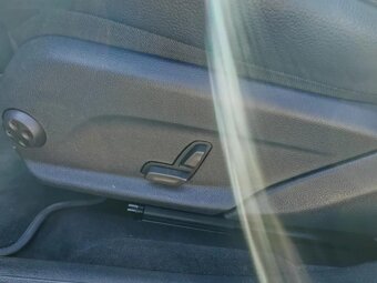 Mercedes-Benz Třídy E, E300de,Panorama,Tažné - 20