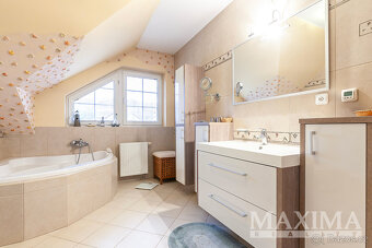 Dům 5+1 o ploše 220 m2 - Praha, Libuš - 20