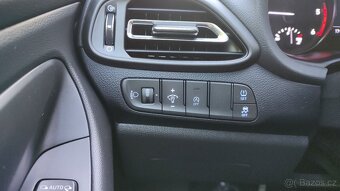 Hyundai I30 combi 1.6 CRDi, Smart, ČR, DPH, ZÁRUKA - 20