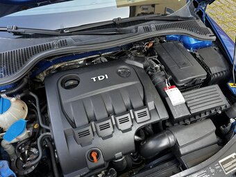 Škoda Octavia 2.0 TDi RS 125kW Xenony Tažné Kůže Tempomat - 20