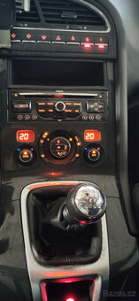 Na prodej: Peugeot 5008 – 2012 – auto pro rodinu - 20