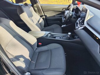 Toyota C-HR 1.8 Hybrid E-CVT rok 2021 - 20