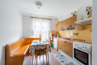 Prodej rodinného domu s dvěma bytovými jednotkami 3+1, 280 m - 20