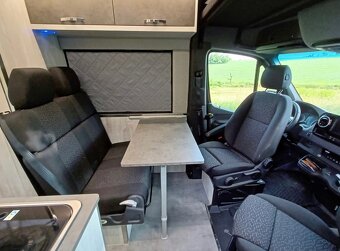 Obytný vůz Mercedes-Benz Sprinter 319 CDI (2023) - 20