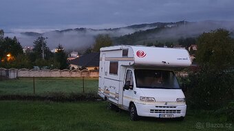 Obytné auto Eura Mobil 590 LSS, 6 míst - 20
