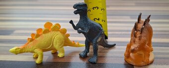 17 figurek dinosaurů - 20