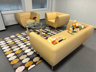 Kancelař nabytek velké množstvi stoly skřině různé - 20