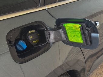 ŠKODA SUPERB III KŮŽE PAMĚTI MANUÁL SERVIS - 20
