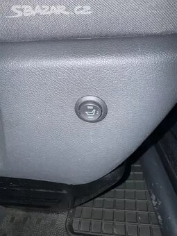 VW Caravelle T5 2.0 TDI 84kW,9.Míst,Webasto,Kamera - 20