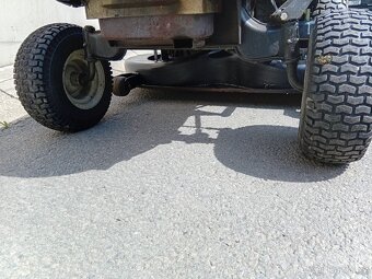 Prodám zahradní traktor Castelgarden dvouválec 16Hp - 20