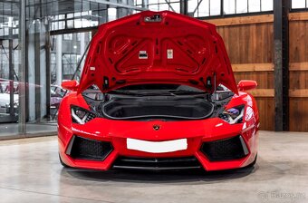 Lamborghini Aventador LP700-4 z roku 2013 - 20