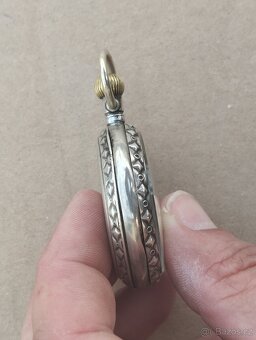 Starožitné dvoupláštové stříbrné zdobené kapesní hodinky. - 20