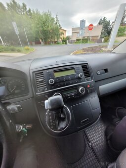 VW Multivan T5,2,5 TDI,128kW,7 míst,1.majitel - 20