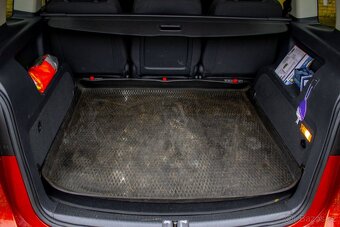 Volkswagen Touran 2.0 TDI Highline - 20
