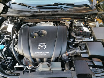 Mazda 3 2.0i88kwSkyactivRevolutionSPORTnaviBoseHeadUP - 20