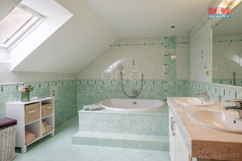 Prodej rodinného domu, 5+1 a 1+kk, 300 m², Pištín - 20