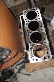 Renault Scénic , Mégane různé díly na motor. - 20