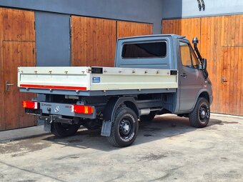MERCEDES SPRINTER 316 4X4 2,7TD valník + bytná nástavba - 20