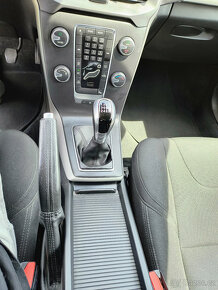 Volvo V40 2.0D Nordic 2017, DPH, tažné, 190.818 km - 20