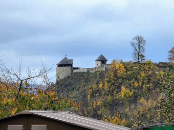prosluněný zděný dům 4+1 s garáží a zahradou 600m2 - 20