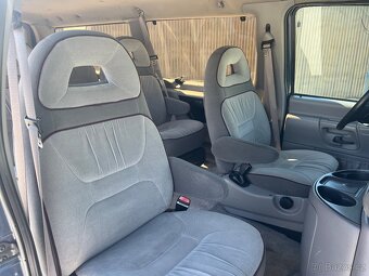 V10,  Ford E350, obsah  6,7 litru, 7 místné - 20