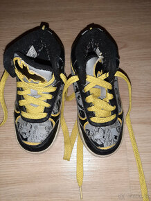 Různé dámské a dětské oblečení, doplňky, korále - 20