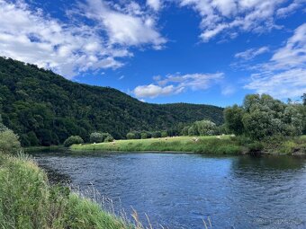 Chata po rekonstrukci u řeky Berounky pod hradem Křivoklát - 20