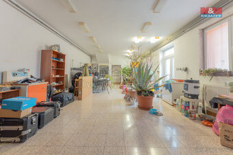 Prodej rodinného domu, 252 m², Vojkovice, ul. Hlavní - 20