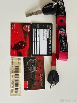 DUCATI Monster 696 - 20