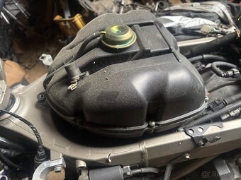 Rozprodam Yamaha TDM 900 01-13 na nahradni dily - 20