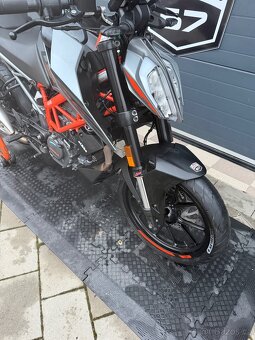 KTM Duke 125 rok 2022 - 20
