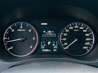 Mitsubishi Outlander 2.2Di-D 4x4 AUTOMAT SENZORY SERVISKA - 20