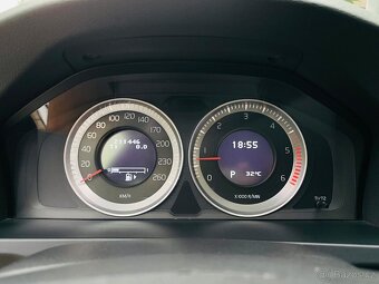 Volvo V60 2.0D 120KW AUTOMAT NAVI VÝHŘEV TAŽNÉ SERVISKA - 20