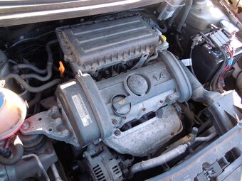 Škoda Fabia 1.4i 16V kombi 85koní r.v.9/2008 - 20