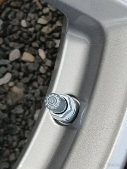 Pěkná orig alu kola BMW X4, X3, Michelin 245/50/19 - 20