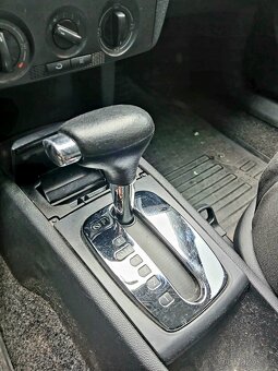 Škoda Fabia 1.4 16v 55kw Automat LPG - 20