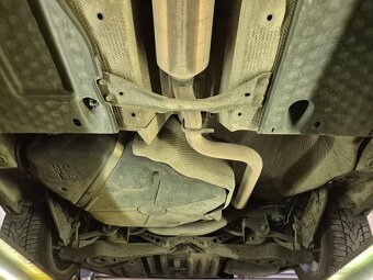 Volkswagen Passat 2.0TDi,103KW,LIM.HIGHLINE,MANUÁL,R.V.2010 - 20