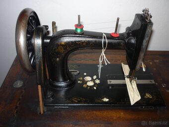 Starožitný lodičkový šicí stroj D. Co. - 20