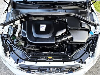 VOLVO XC60 2.4D4 AWD BIXENON,KŮŽE,PANORAMA,KAMERA, - 20