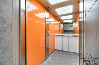 Prodej stylového bytu 3+1 se zasklenou lodžií na ul Horymíro - 20