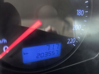VW TRANSPORTER CARAVELLE 2,5 TDi LONG-9-míst - 20
