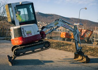 Bagr Takeuchi TB23 + vrták + kladivo + 4 lyžice. - 20