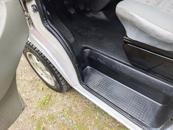 Volkswagen Transporter T4 2.5Tdi 9míst - 20
