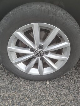 VW Golf 7 1.6TDI kombi, 77kW, 4/2016, servisní knížka - 20