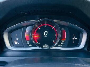 Volvo V60 2.0D3 5VÁLEC MANUÁL LED TAŽNÉ SENZORY FACELIFT - 20